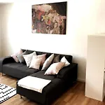 Zentrum, Helle Und Ruhige Moeblierte Dg-Wohnung Zwischen Steintor Und Uni